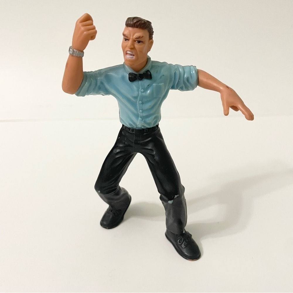 Vtg 1999 WCW Referee Wrestling Action Figure Toy Biz
